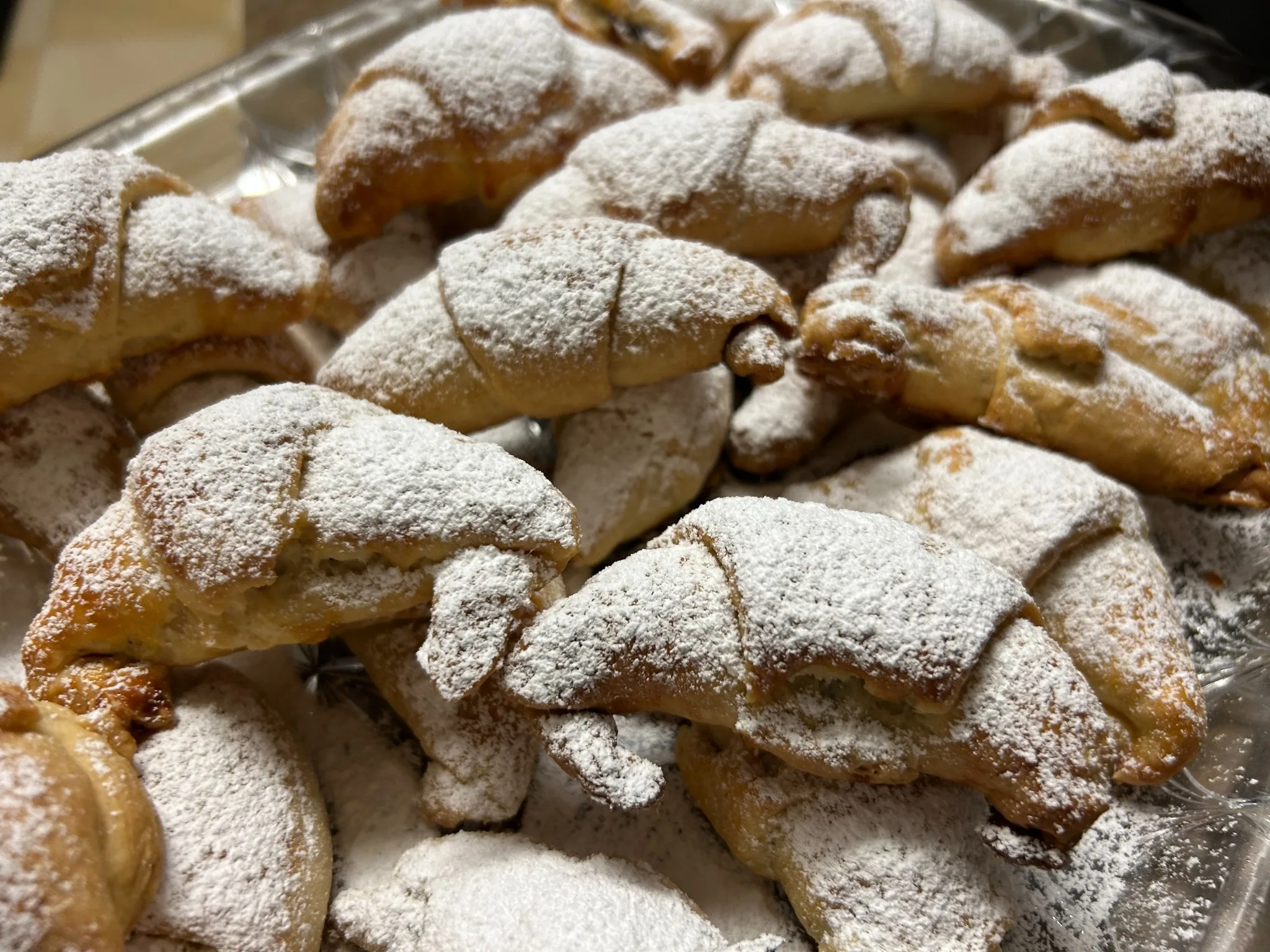 Tray of rugelach pastries dusted with powdered sugar at Kat’s Café & Restaurant.